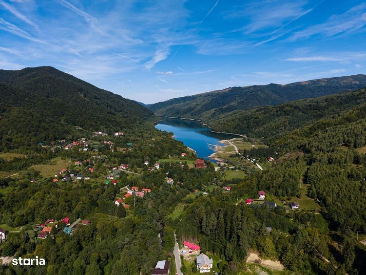 Spațiu comercial, de 600 mp, în Poiana