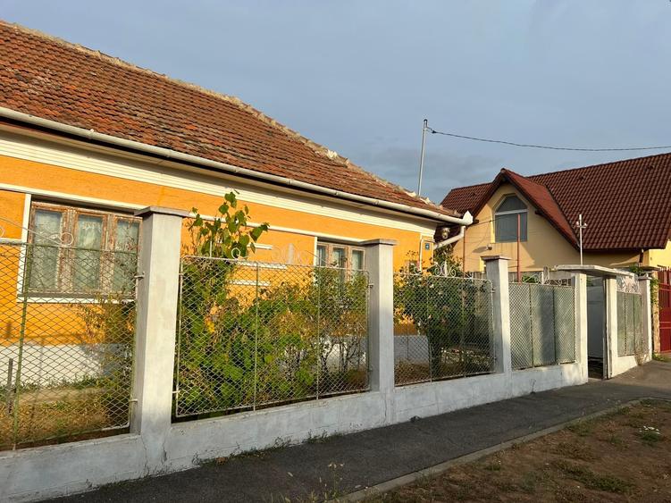 Casă individuală cu 3 camere cu Teren 521 Mp în Oncea