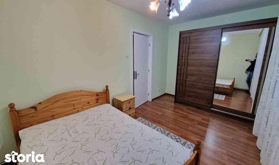 Apartament cu 3 camere semidecomandat, mobilat în Astra