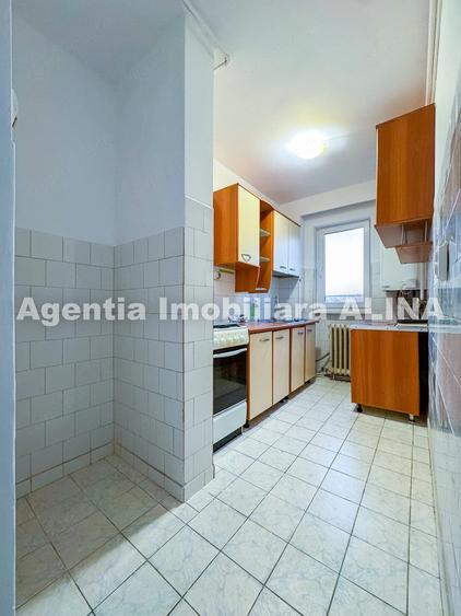 Apartament cu 3 camere semidecomandat în Astoria