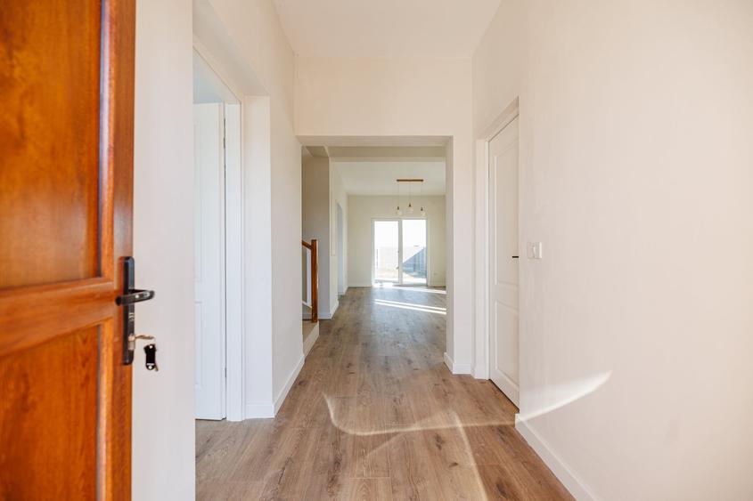 Casă individuală cu 5 camere cu Teren 313 Mp în Săcălaz