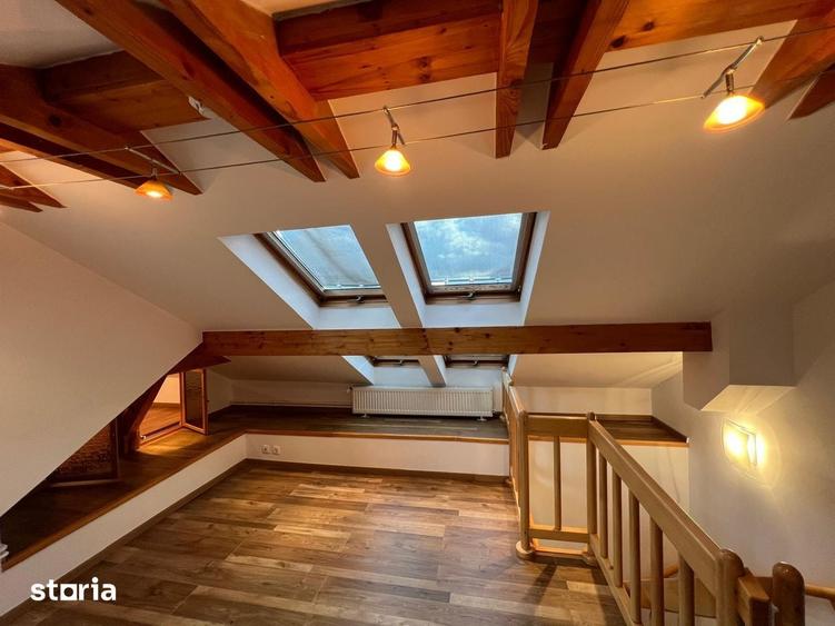 Casă cu 5 camere cu Teren 400 Mp în Bunloc