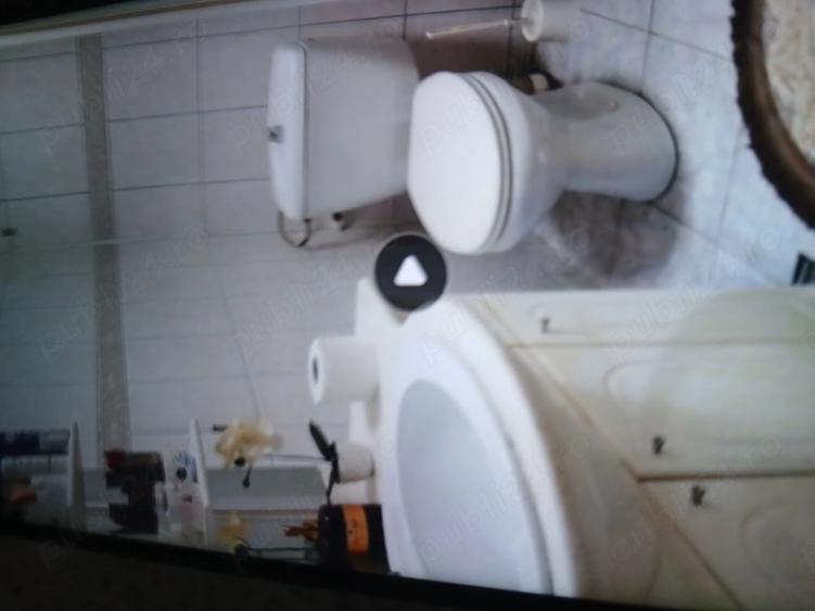 Apartament cu 3 camere decomandat în Exterior Vest