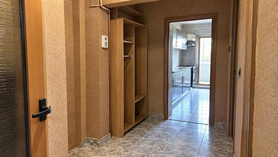 Apartament cu 3 camere decomandat în Mazepa 2