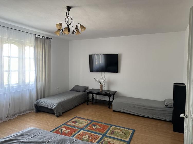 Casă cu 4 camere cu Teren 150 Mp în Central