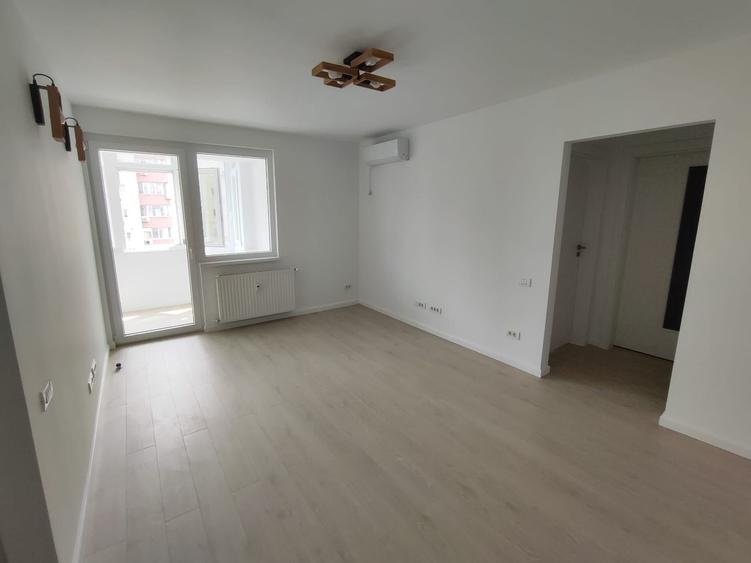 Apartament cu 2 camere semidecomandat, mobilat în Ștefan cel Mare