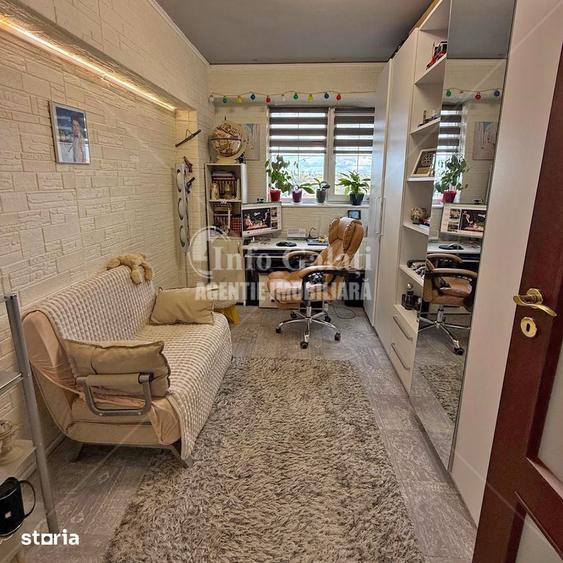 Apartament cu 4 camere în Piața Centrală