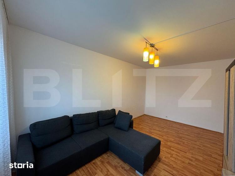 Apartament cu 3 camere decomandat în Sărari