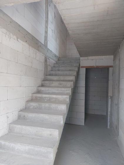 Casă cu 4 camere în Vladimirescu