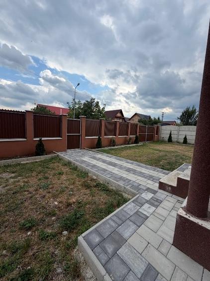 Casă individuală cu 5 camere cu Canalizare în Tărlungeni