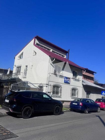 Casă individuală cu 6 camere cu Canalizare în Cotroceni