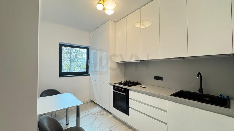 Apartament cu 3 camere decomandat, mobilat în Primăverii
