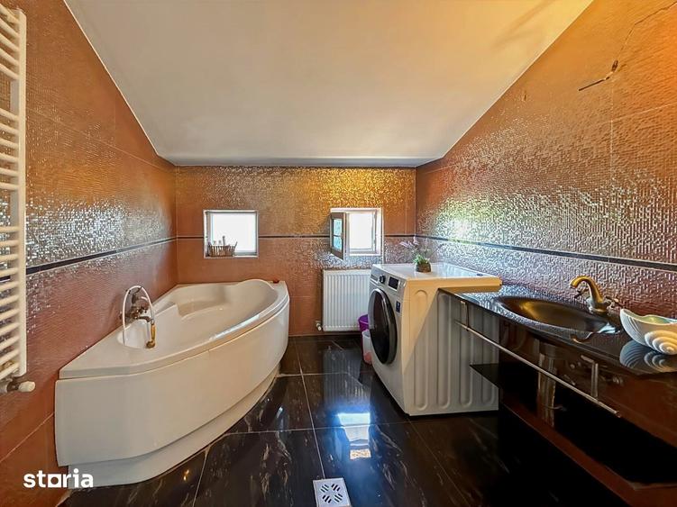 Casă cu 6 camere decomandat cu Teren 500 Mp în Valu lui Traian