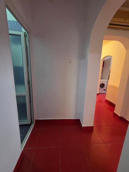 Apartament cu 3 camere decomandat în Radu Negru