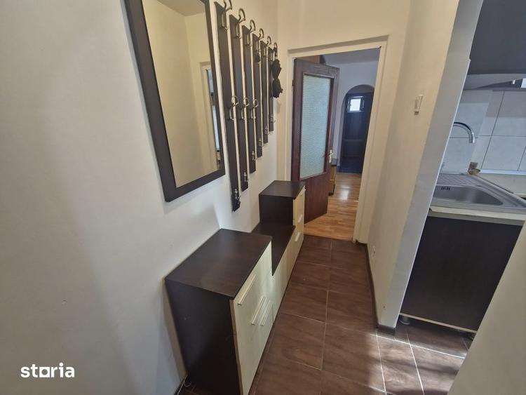 Apartament cu 2 camere semidecomandat, mobilat în Sud