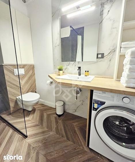 Apartament cu 3 camere semidecomandat în Orașul Nou