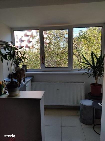 Apartament cu 3 camere semidecomandat, mobilat în Pantelimon