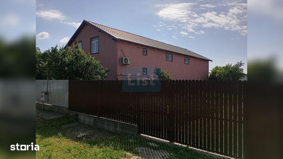 Casă cu 6 camere cu Teren 1000 Mp în Vădeni