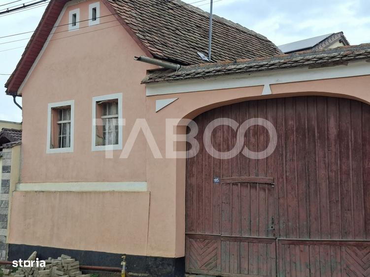Casă cu 2 camere nedecomandat cu Teren 580 Mp în Axente Sever