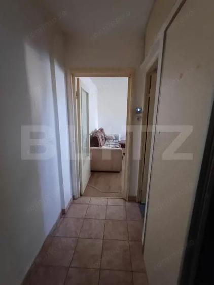 Apartament cu 3 camere semidecomandat în 14 Mai