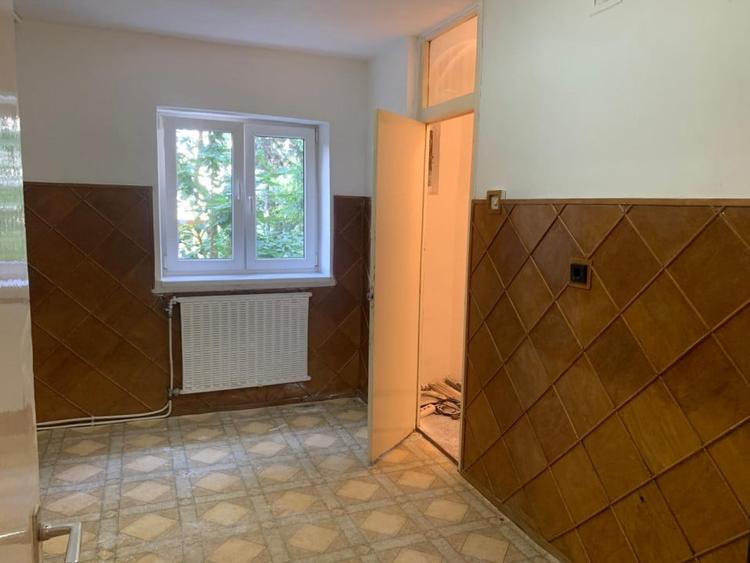 Apartament cu 3 camere decomandat în Zorilor