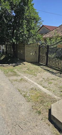 Casă cu Teren 635 Mp în Blidari