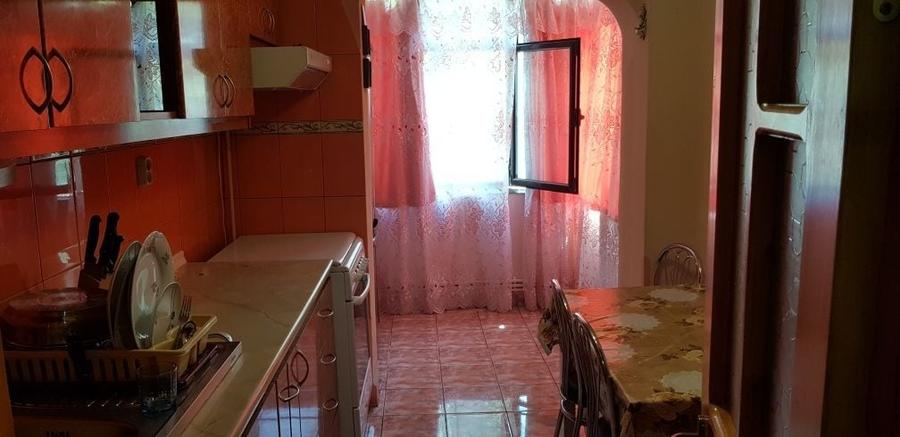 Apartament cu 3 camere decomandat în Micro 17