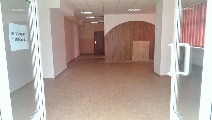 Spațiu comercial, de 120 mp, în Casa Cărții