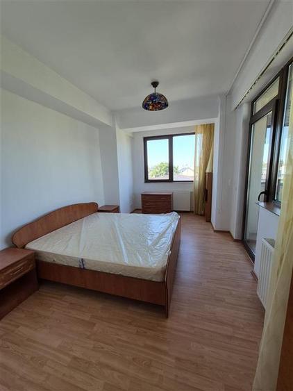 Apartament cu 5 camere decomandat în Domenii