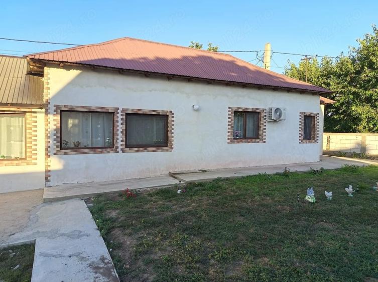 Casă cu Teren 1200 Mp în Schitu Poienari