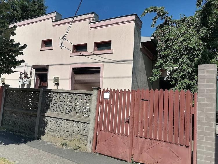 Casă cu 3 camere cu Teren 296 Mp în Giulești