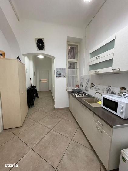 Apartament cu 8 camere în Central