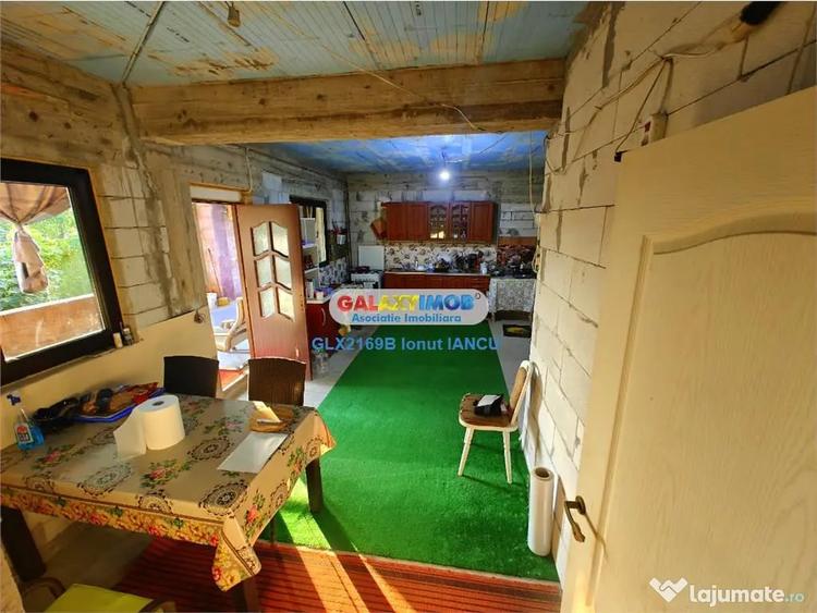 Casă cu 10 camere cu Teren 560 Mp în Clinceni