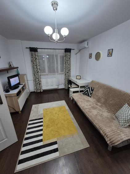 Apartament cu 2 camere semidecomandat în Iancului