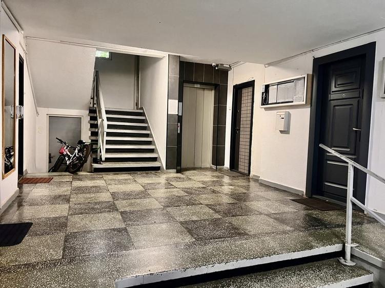 Apartament cu 2 camere semidecomandat în Jiului