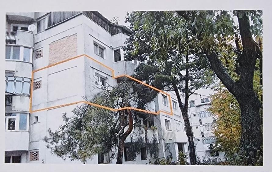 Apartament cu 3 camere decomandat în Central