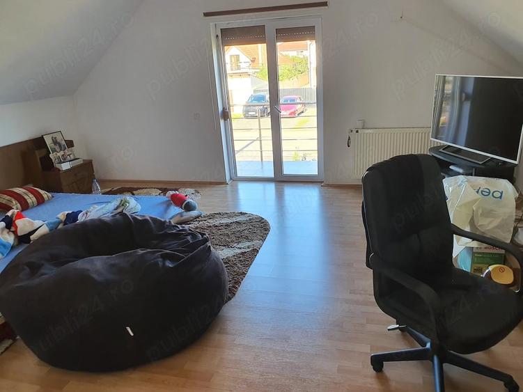 Casă cu 6 camere cu Teren 500 Mp în Central