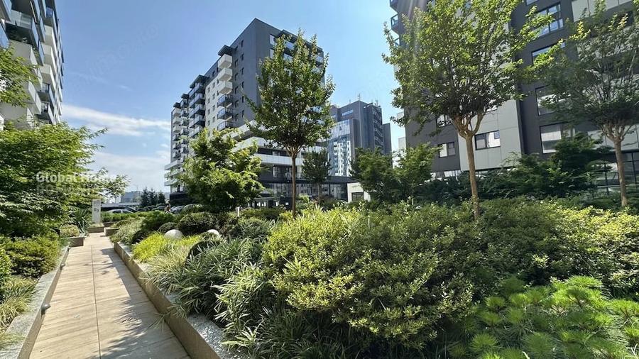Apartament cu 3 camere decomandat în Aviației