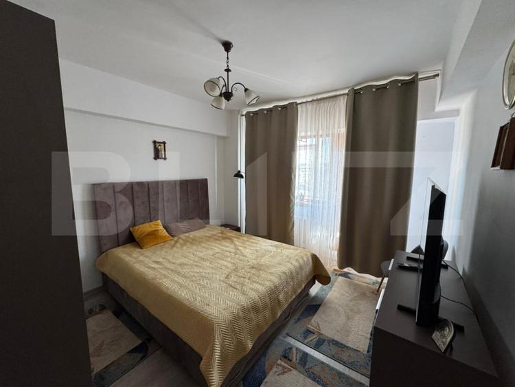 Apartament cu 4 camere decomandat, mobilat în Central