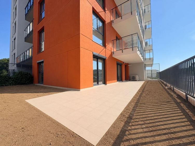 Apartament cu 3 camere decomandat, mobilat în Lipovei