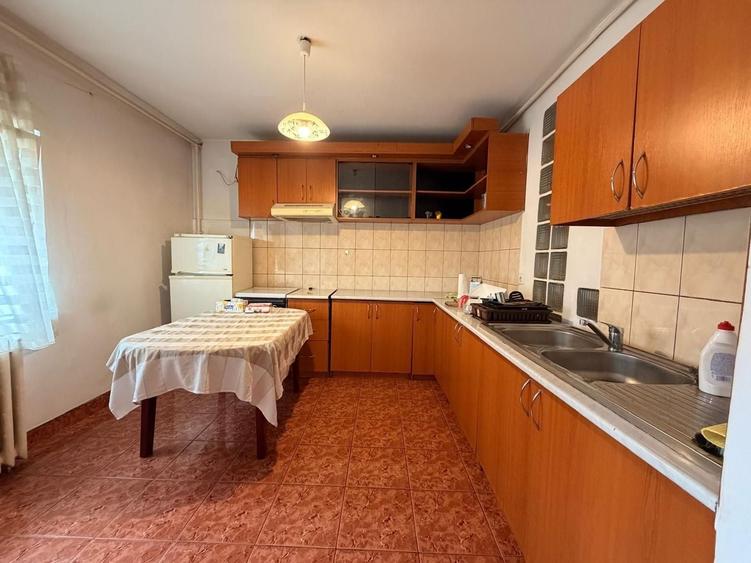 Apartament cu 3 camere decomandat, mobilat în Mănăștur