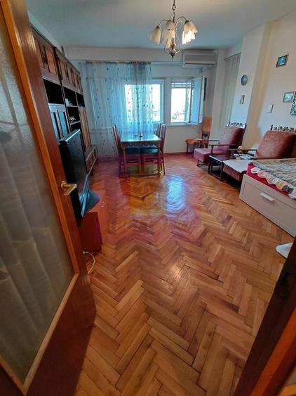 Apartament cu 3 camere decomandat, mobilat în Libertății