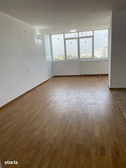 Apartament cu 5 camere în Pieptănari