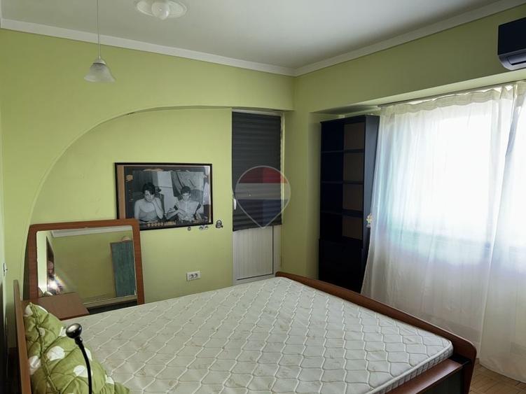 Apartament cu 3 camere semidecomandat, mobilat în Grivița