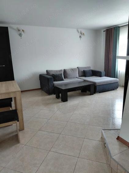 Apartament cu 3 camere decomandat în 1 Decembrie
