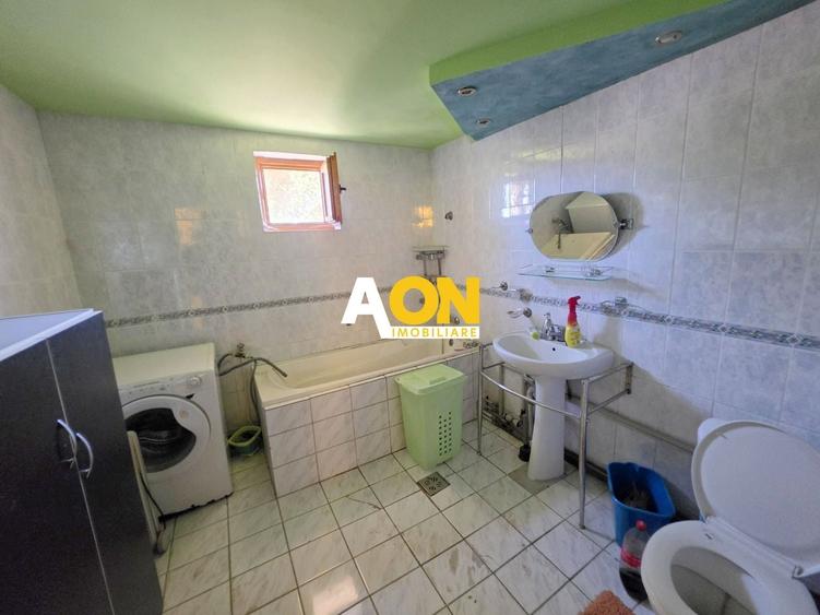 Casă individuală cu 3 camere cu Canalizare în Central