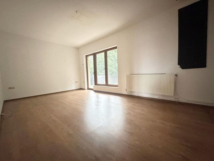 Apartament cu 4 camere decomandat în Zorilor