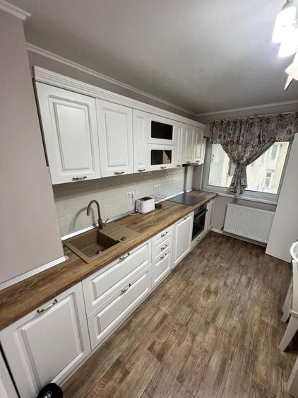 Apartament cu 3 camere decomandat în Ultracentral