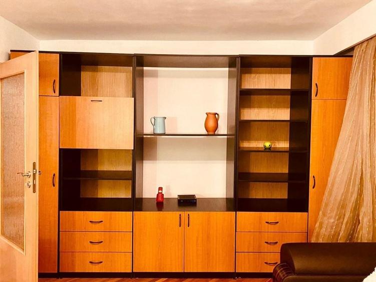Apartament cu 2 camere decomandat în Exterior Vest