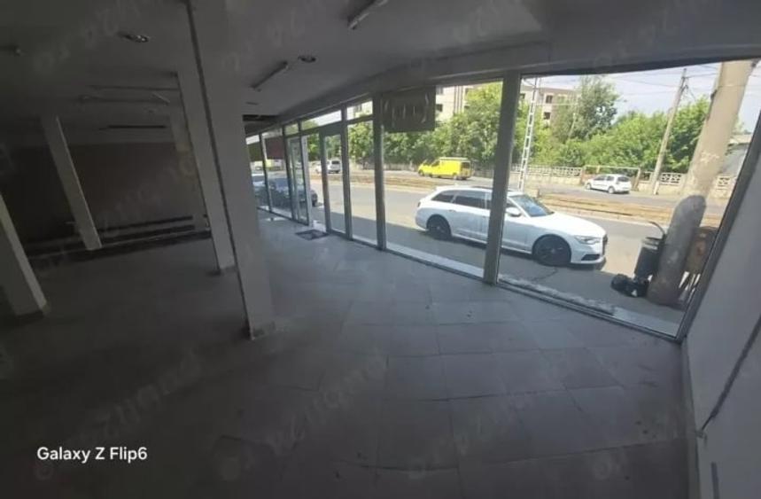 Spațiu comercial, de 220 mp, în Militari